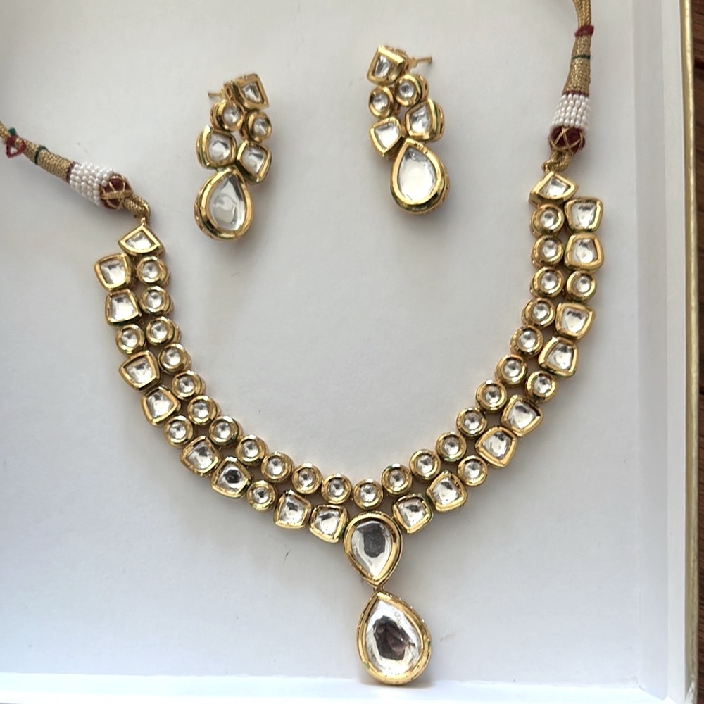 High quality kundon sets with magtika.